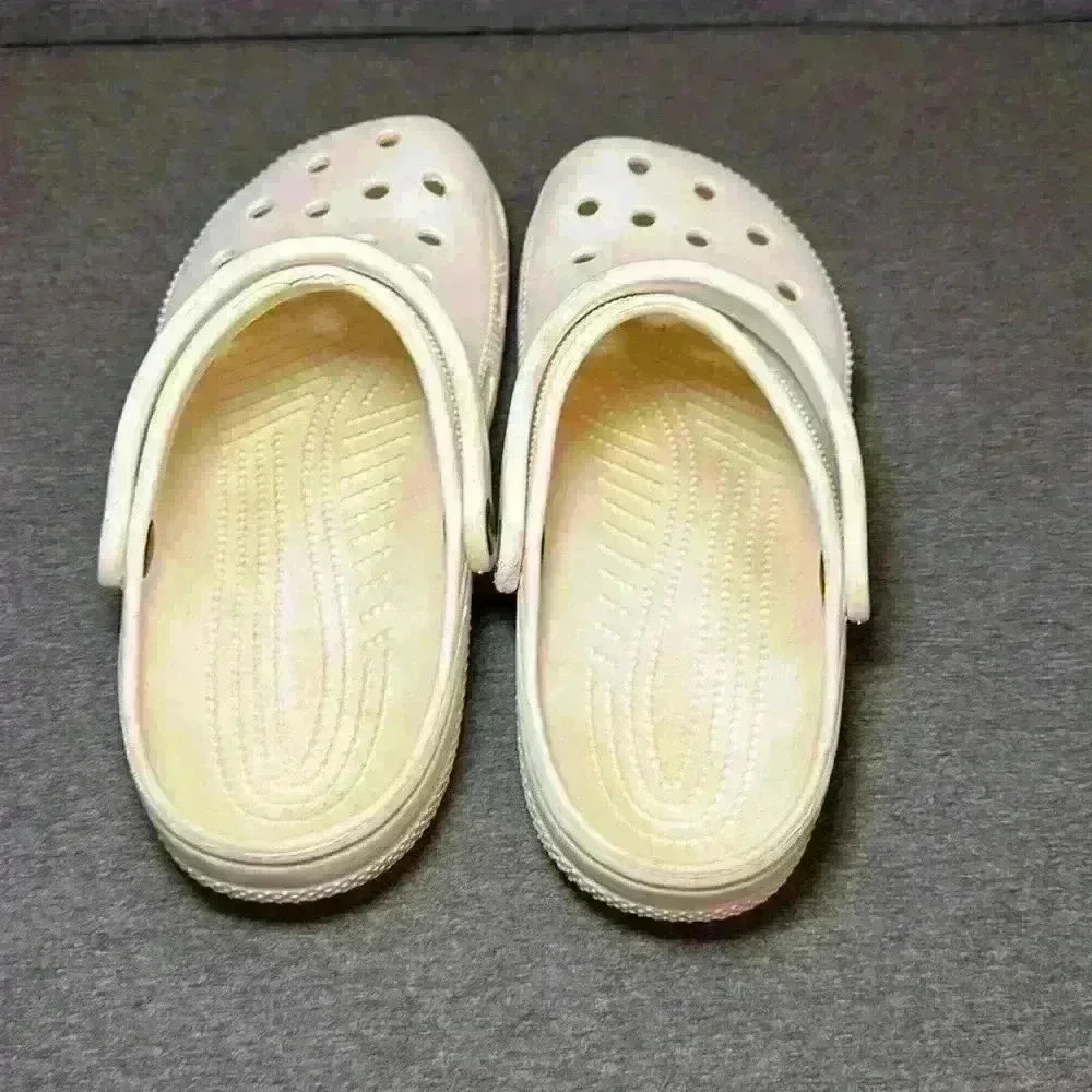 CROCS Classic White Clog Slip On Durable and Lightweight US Men's 6 or Women’s 8 - Picture 4 of 11